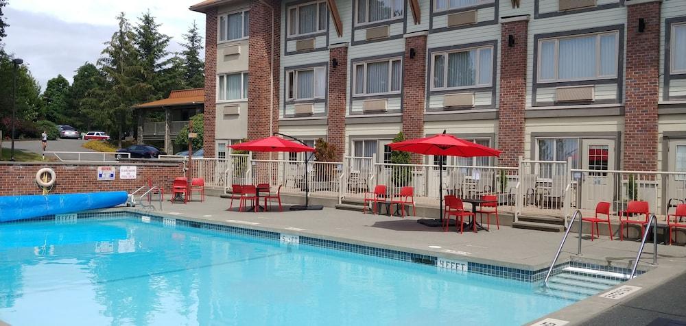 Holiday Inn Victoria - Elk Lake By Ihg Saanich Exterior photo